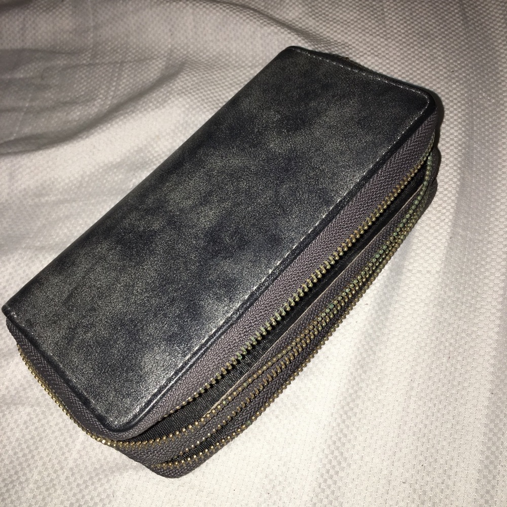 maurices wallet